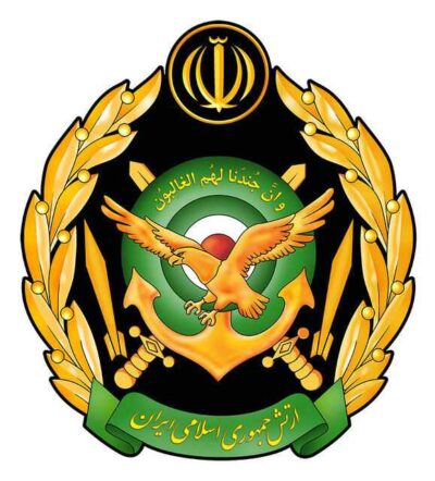 فرمانده کل ارتش: فداکاری شهدا، ضامن امنیت و آرامش کشور است/ فرمانده مهمان خانه شهید مدافع وطن شد