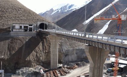 راهکار جایگزین برای تقویت منابع عمرانی؛ با سرکوب دستمزد کسری بودجه جبران نمی‌شود