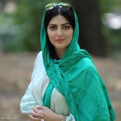 هلیا امامی بازیگر زن جوان و زیبای ایرانی با استایل و تیپ دامن شلواری پلیسه، در فضای مجازی پربازدید شد +  عکس و بیوگرافی هلیا امامی