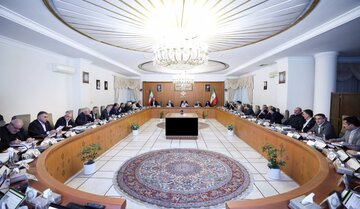 بازنشستگان بخوانند / دولت قوانین جدید کسورات بازنشستگی برای فوق‌العاده و اضافه‌کار را اعلام کرد / تاثیر این تصمیم بر حقوق کارکنان