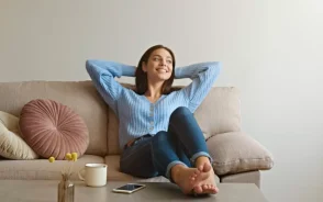 شادی با قناعت در زندگی در رویگرد روانشناسی | قدرت آرام قناعت، رویکردی علمی برای افزایش بهزیستی و کاهش فشارهای روانی در زندگی روزمره