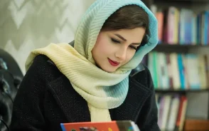 بچه‌ ام خیلی جیغ می‌ زنه؛ دلیلش چیه و راه‌ حل چیه؟ / چرا بچه‌ ها جیغ می‌زنند؟ دلایل اصلی / جیغ زدن تا چه حد طبیعی است؟ / اشتباهات رایج والدین در مواجهه با جیغ کودک / راهکارهای کاربردی برای کنترل جیغ زدن کودک