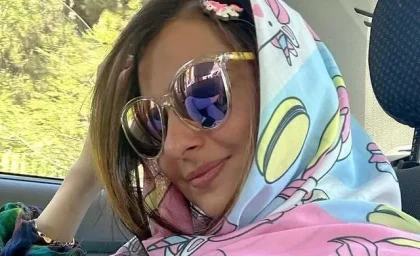استایل جذاب نفیسه روشن در سلفی داخل خودرو | شوخی‌های بامزه او زیر پست خبرساز شد / سلفی ماشینی نفیسه روشن با اکسسوری‌ های جذابش وایرال شد + کپشن‌های خنده‌دار بازیگر محبوب