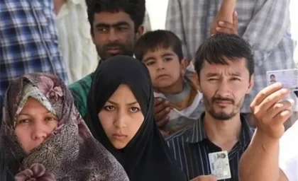 نحوه دریافت دفترچه اقامت برای اتباع خارجی در ایران؛ راهنمای کامل