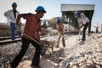 فاصله چشمگیر مبلغ عیدی کارگران و کارمندان / تفاوت قابل توجه عیدی سالانه کارمندان و کارگران مشخص شد