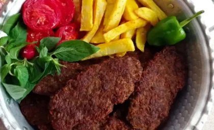 راز کتلت‌های خوشمزه و آبدار در خانه / ویدیوی مرحله به مرحله پخت کتلت ترد برای همه