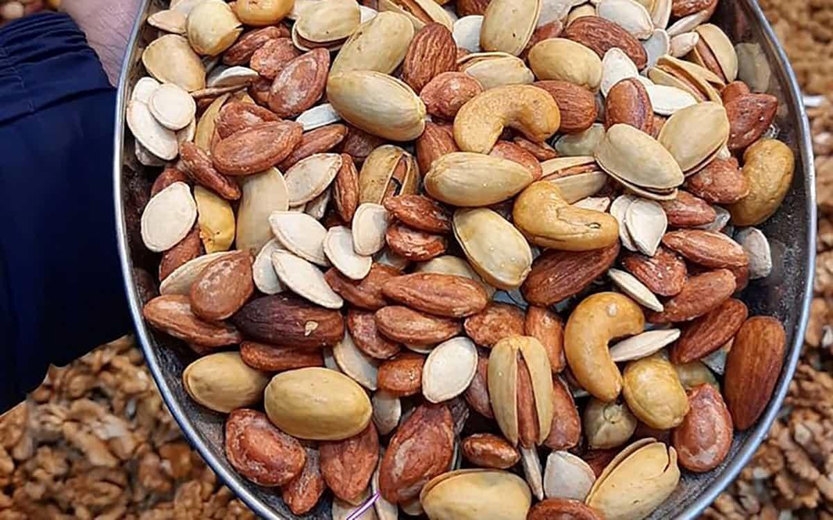 انفجار حافظه با بادام زمینی! تأثیر مصرف روزانه بر بهبود حافظه: مغز سالمندان ۶۰% جوان شد!