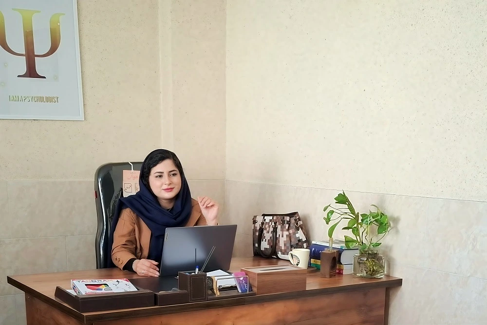 هوش هیجانی در کودکان؛ راهکارهایی برای تقویت EQ از خانه | والدین چگونه EQ کودکان را تقویت کنند: بازی‌ های نقش‌ آفرینی و همدلی خانگی / راهکار های عملی افزایش هوش هیجانی فرزندان از سنین پایین در خانه