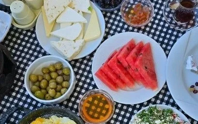 شش عادت مؤثر برای بهبود سبک زندگی و افزایش انرژی روزانه / راهکارهای طلایی برای تغییر سبک زندگی به روش ساده و عملی / زندگی سالم و شاد: شش عادت مؤثر که سبک زندگی شما را متحول می‌کند