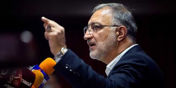 جنجال اتوبوس‌ خوابی تهران: واکنش تند شهردار به سوءاستفاده از بی‌ خانمان‌ ها / فقط اتوبوس‌ های خاص مجازند، گرمخانه‌ها اولویت دارند