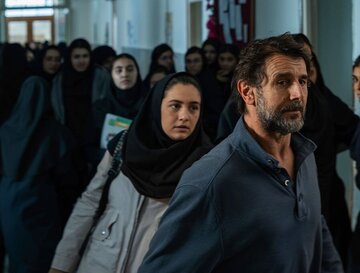 تفاوت رمان و فیلمنامه «زیبا صدایم کن» همه را غافلگیر کرد! / ایده جنجالی بارداری و سقط جنین چرا کنار گذاشته شد؟ / افشاگری از پشت‌پرده تغییرات فیلم