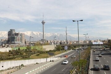 آخرین وضعیت کیفیت هوای تهران امروز؛ شاخص آلودگی در چه شرایطی است؟ / هوای تهران در مرز هشدار؟ جدیدترین گزارش شاخص کیفیت هوا