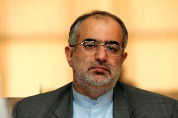 کنایه معنادار حسام‌الدین آشنا به توقف و احیای مذاکرات؛ پیام پنهان درباره رفت‌وبرگشت ایران و آمریکا / واکنش تأمل‌برانگیز آشنا به لغو و بازگشت مذاکرات ایران و آمریکا؛ سیگنال سیاسی جدید چیست؟