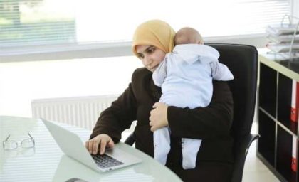 دورکاری زنان؛ فرصت یا تهدید؟ / راحتی خانه در برابر انزوا / بررسی اثرات روانی و حرفه‌ای