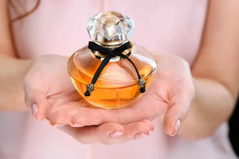 معرفی 5 تا از پر فروش ترین عطر های زنانه