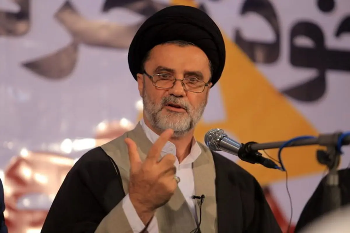 سؤال غیرمنتظره نبویان خبرساز شد؛ «آیا کودتایی در راه است؟» + عکس / اظهارنظر تازه نبویان موجی از واکنش‌ها را به دنبال داشت / عکسی که همزمان با طرح این پرسش جنجالی مورد توجه قرار گرفت