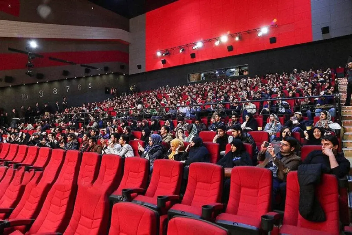 رکوردشکنی فروش سینماها در هفته دوم خرداد ۱۴۰۵ | فروش ۳۶ میلیارد تومانی سینماها در هفته گذشته / «تهران کنارت» صدرنشین شد؛ از کوروش تا ایران مال؛ کدام فیلم‌ها مخاطب را به سالن‌ها کشاندند؟ + جزئیات و آمار