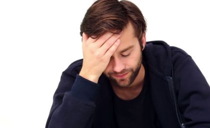 همه سردردها بی‌خطر نیستند؛ راز تبدیل یک درد ساده به میگرن شدید چیست؟ / پزشکان پرده برداشتند؛ دلیل واقعی تبدیل سردردهای معمولی به میگرن را بدانید / اگر این نوع سردرد را دارید مراقب باشید؛ احتمال تبدیل شدن به میگرن وجود دارد!
