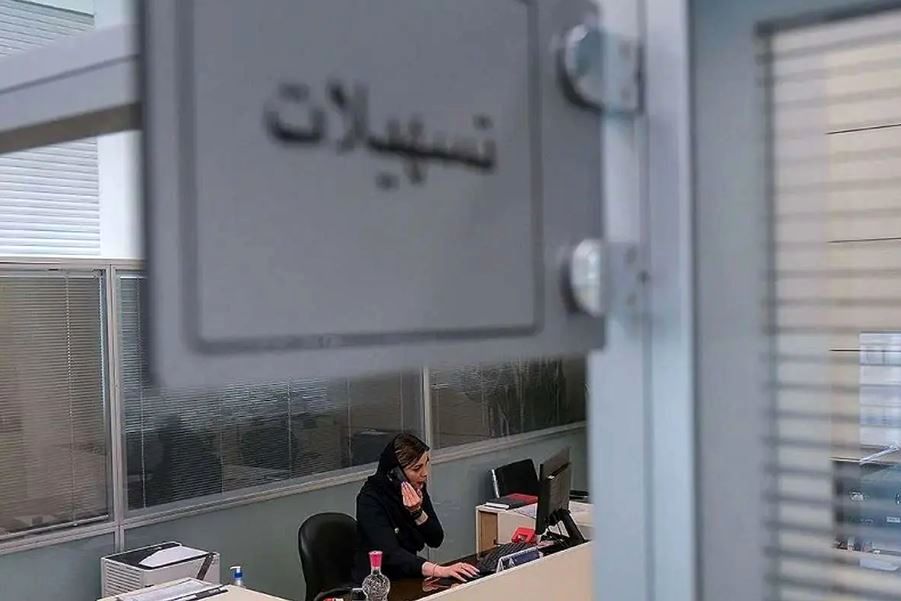 شوک حمایتی جدید برای مردم؛ تخصیص روغن موتور رایگان و وام ۲۰۰ میلیونی برای واجدین شرایط کلید خورد / جزئیات کامل طرحی که می‌تواند بازار و معیشت را تحت تأثیر قرار دهد / چه کسانی مشمول این امتیاز ویژه می‌شوند و شرایط دریافت آن چیست؟
