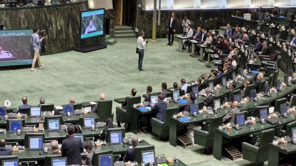 بزرگترین خسارت جنگ از دید مرکز پژوهش‌ های مجلس | بودجه عمومی کشور، قربانی اصلی نااطمینانی؛ تغییر در اولویت‌های هزینه‌ای و افت درآمدهای مالیاتی / تحلیل مرکز پژوهش‌ها: تأثیر منفی مخارج نظامی بر رشد اقتصادی و افزایش کسری بودجه ساختاری