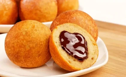 فوری؛ طرز تهیه پیراشکی مغزدار شکلاتی کافی‌شاپی / آموزش مرحله‌به‌مرحله یک دسر محبوب / نتیجه‌ای نرم و پف‌دار
