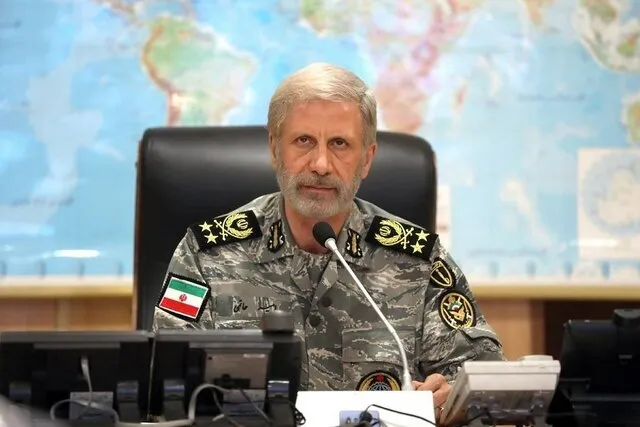 سرلشکر حاتمی: اگر دشمن اشتباهی کند با خشمی انباشته مواجه خواهد شد