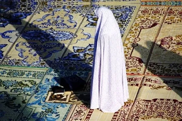 نماز شب عاشورا چند رکعت است؟ | تعداد رکعات و نحوه خواندن نمازهای سفارش‌شده