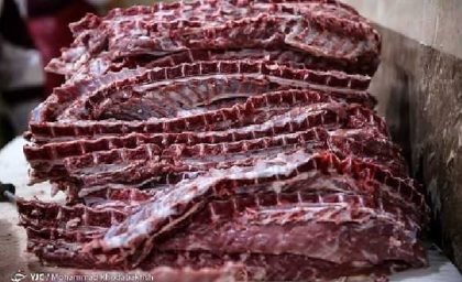 بازار گوشت و دام در آستانه محرم ۱۴۰۵ | وعده کاهش قیمت گوشت با ورود محمولههای جدید / رئیس شورای تامین دام: افزایش عرضه در راه است؛ گوشتهای انباشتهشده در عمان وارد بازار میشوند