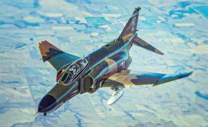 تحول هوانوردی دریایی با F 4 Phantom II | انقلابی در نبرد هوایی: از درگیری‌های نزدیک به شکار با موشک در دوربرد / جنگنده‌ای که برای رهگیری طراحی شد اما به یک بمب‌افکن تمام‌عیار تبدیل شد + رکوردشکنی ۱۶ گانه در ۲۸ ماه