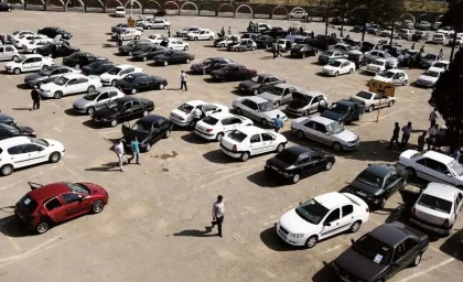 بازار خودرو در انتظار یک خبر سیاسی مثبت / بدون سیگنال جدید از مذاکرات، آرامش به بازار خودرو برنمی‌گردد؛ قیمت‌ها همچنان در مسیر نوسان هستند / آرامش بازار خودرو به اخبار سیاسی گره خورد؛ چرا بدون خبر مثبت، ثبات قیمت خودرو دور از دسترس است؟