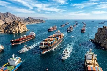 تنگه هرمز در کانون یک هشدار تازه؛ فرمانده نیروی دریایی سپاه درباره مسیرهای جایگزین و پیامدهای احتمالی محدودیت تردد هشدار داد / معادلات تنگه هرمز تغییر می کند؟ هشدار مهم نیروی دریایی سپاه درباره مسیرهای جایگزین و آینده عبور و مرور دریایی