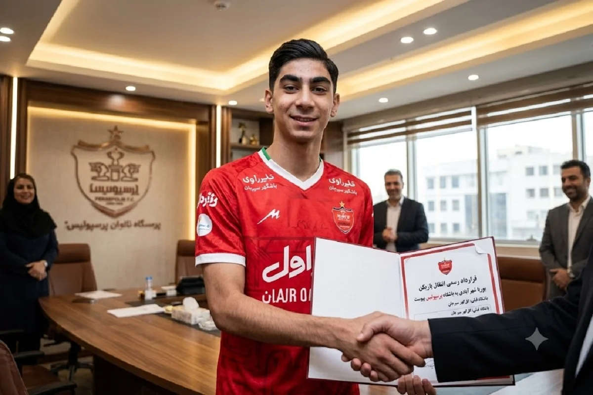 اخبار فوری نقل و انتقالات پرسپولیس | سومین خرید پرسپولیس رونمایی شد؛ پویا پورعلی به جمع سرخ پوشان پیوست + عکس / شکار سوم از گلگهر؛ هافبک سابق تراکتور و ذوبآهن با قراردادی رسمی قرمزپوش شد