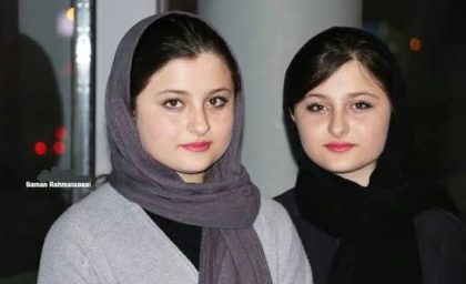 عکس | تغییرات ظاهری عجیب سارا و نیکا در ۲۲ سالگی؛ چهره جدید این دو بازیگر همه را غافلگیر کرد / سارا و نیکا در ۲۲ سالگی سوژه شدند؛ تغییر چهره باورنکردنی دوقلوهای پایتخت + عکس / تصاویر تازه سارا و نیکا وایرال شد؛ تغییر استایل و چهره این دو خواهر در ۲۲ سالگی خبرساز شد + عکس