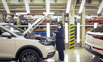 بازار داغ خودروهای مونتاژی | دردسر جدید برای خودروسازان؛ لغو مجوز تولید ۶ مدل با ارزبری بالا و داخلی‌سازی زیر ۳۰ درصد / وزارت صمت خط قرمز کشید؛ توقف تولید خودروهای با عمق ساخت داخل پایین؛ تکلیف خریداران و بازار چه می‌شود؟