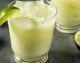 آشپزی و نوشیدنی‌ های تابستانی | طرز تهیه لیموناد برزیلی؛ نوشیدنی خاص و خنک با پوست لیمو و شیر تغلیظ شده / راز لیموناد برزیلی؛ با ۳ ماده ساده در ۵ دقیقه یک نوشیدنی کرم‌دار و یخ‌زده درست کنید