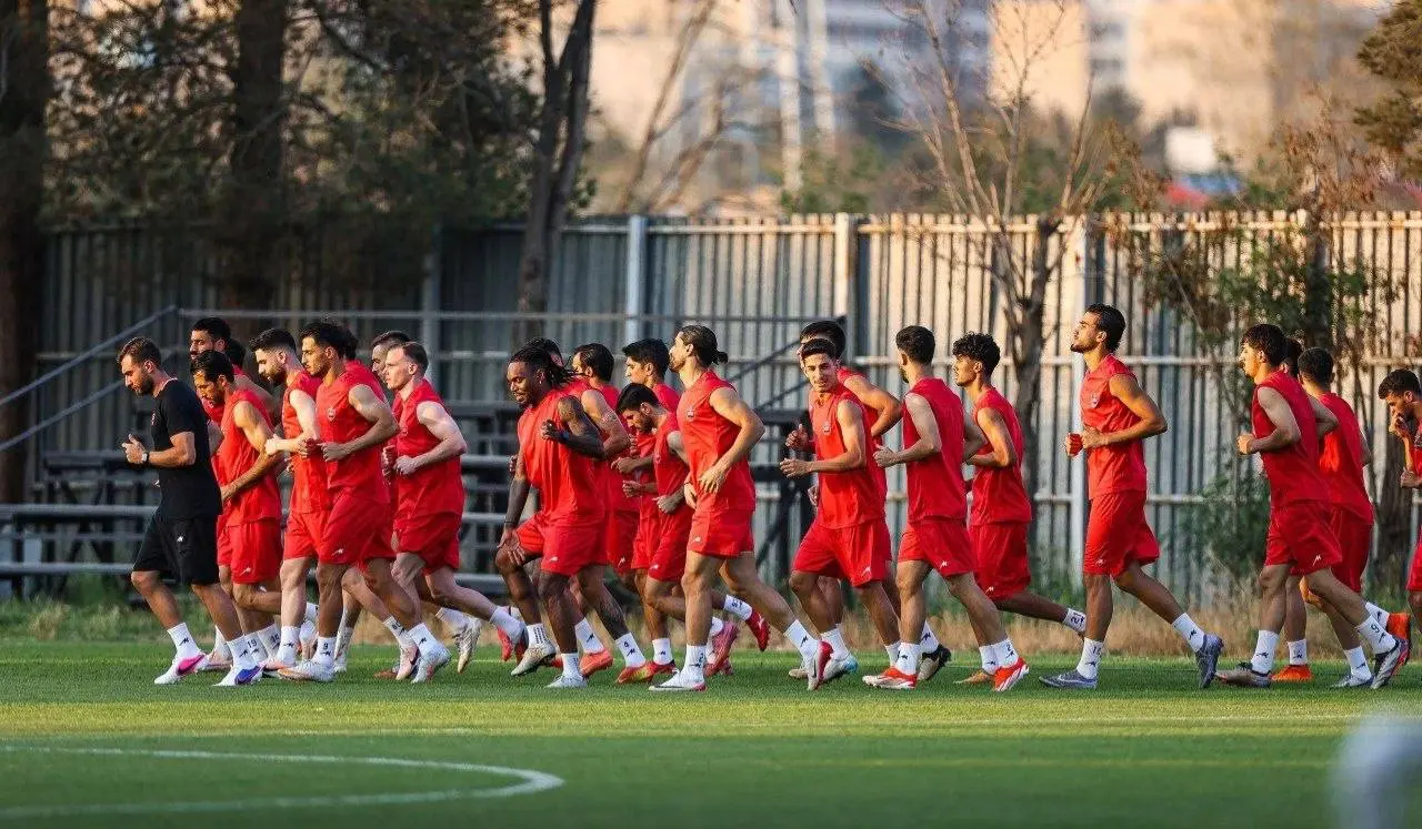 پرسپولیس با ۴ بمب نقل‌وانتقالاتی در مسیر قهرمانی / سرخ‌ها برای فتح بازار تابستانی دست به کار شدند؛ ۴ ستاره‌ای که می‌توانند معادلات لیگ را تغییر دهند / ۴ خرید بزرگ پرسپولیس برای فتح نقل‌وانتقالات؛ ترکیب جدید سرخ‌ها مدعی قهرمانی می‌شود؟