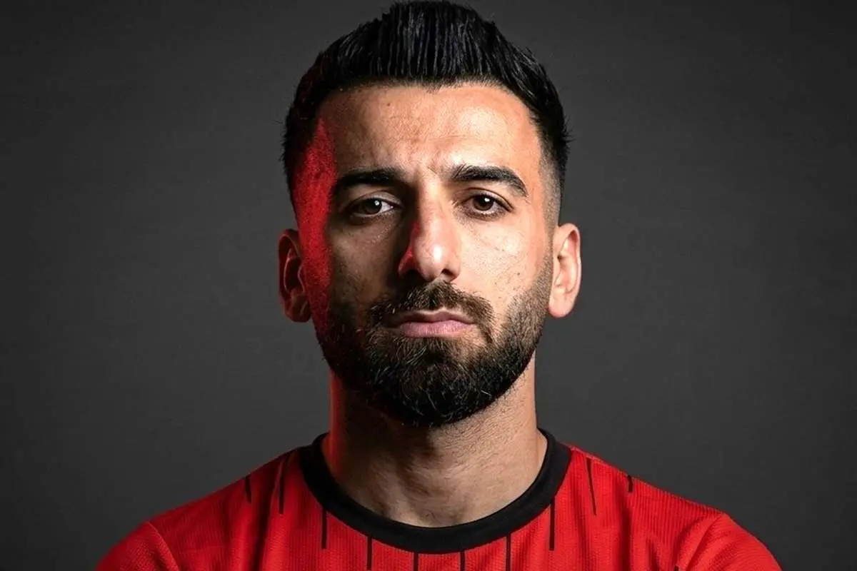 تراکتور بمب نقل و انتقالات را ترکاند؛ دانشگر پس از هفته‌ها مذاکره به جمع تیتی‌ها پیوست / بمب نقل و انتقالات تراکتور؛ مدافع ۳۲ ساله با حضور در تمرینات کارش را شروع کرد / تراکتور بمب نقل و انتقالات را ترکاند؛ دانشگر با خداداد عزیزی و ربیعی راهی تبریز شد / بمب نقل و انتقالات تراکتور؛ اولین خرید تابستانی با قراردادی ۲ ساله رسمی شد