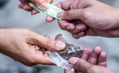 مرگ سالانه ۷۰۰۰ نفر در کشور به دلیل مصرف مواد مخدر تقلبی