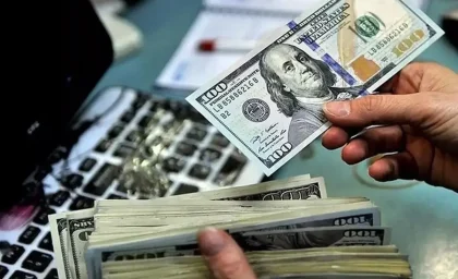 قیمت دلار امروز جمعه ۳۰ مرداد ۱۴۰۵ در گزارش‌های بازار آزاد حدود ۱۸۹ هزار و ۴۰۰ تا ۱۹۰ هزار و ۱۰۰ تومان اعلام شده و اختلاف جزئی میان منابع به زمان به‌روزرسانی نرخ‌ها مربوط است.