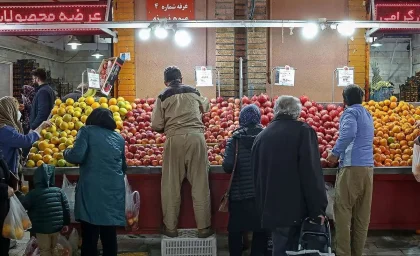 میادین میوه و تره بار چهارشنبه تعطیل شد؛ پنجشنبه از ساعت ۸ تا ۱۳ باز است / ساعت فعالیت میادین تره بار تهران در روزهای پایانی ماه صفر اعلام شد؛ چهارشنبه تعطیل، پنجشنبه نیمه وقت / برنامه کاری میادین میوه و تره بار در ۲۱ و ۲۲ مرداد؛ مردم برای خرید چه ساعتی مراجعه کنند؟