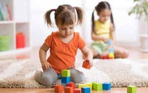 خبر فوری کاخ سفید | ادعای پزشکان درباره تشخیص سندروم «غروب آفتاب» برای ترامپ؛ فیلم چرتزدن رئیس‌جمهور در مراسم رسمی جنجال آفرید / متخصصان: رفتارهای شبانه و چرت‌ های روزانه نشانه زوال عقل است؛ کاخ سفید: ترامپ در سلامت کامل است