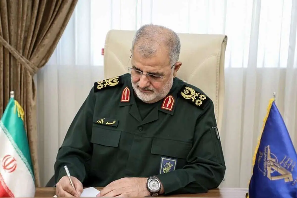 تصویر سردار پاکپور و دریادار تنگسیری در قاب خاطره‌ها؛ عکسی از دو فرمانده شهید منتشر شد / عکس یادگاری سردار پاکپور و دریادار تنگسیری؛ تصویری ماندگار از فرماندهان شهید / تصویر کمتر دیده‌شده از سردار پاکپور و دریادار تنگسیری؛ قاب ماندگار دو فرمانده شهید