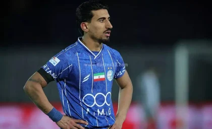 صالح حردانی آمادگی بدنی‌اش را به رخ سپاهان کشید / حرکت تماشایی کاپیتان استقلال سوژه شد / قاب خاص مدافع ملی‌پوش آبی‌ها