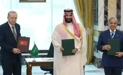 تحلیل فوری توافق مکه | سه دلیل اصلی عدم حضور مصر در پیمان دفاعی؛ مخالفت ریاض یا محاسبات استراتژیک قاهره؟ / آنکارا خواهان حضور مصر بود، اما عربستان به دلایل راهبردی با آن مخالفت کرد