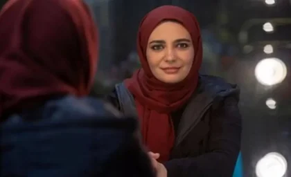 اخبار داغ سینمای ایران | استایل جذاب لیندا کیانی در اکران ماه پنهان؛ تصویری متفاوت از ستاره فیلم / لیندا کیانی با استایلی خاص در اکران فیلم «ماه پنهان» ظاهر شد؛ واکنش کاربران به استایل جدید بازیگر محبوب