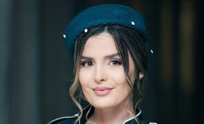خبر داغ هنرمندان | استایل متفاوت غزاله اکرمی در ترکیه جلب توجه کرد ؛ تصاویر جدید از سفر بازیگر جوان و جنجالی سریال « سوجان » / انتشار عکس های کشتی سواری و گشت و گذار در خیابان های ترکیه با دو تیپ متفاوت ؛ واکنش کاربران فضای مجازی را برانگیخت