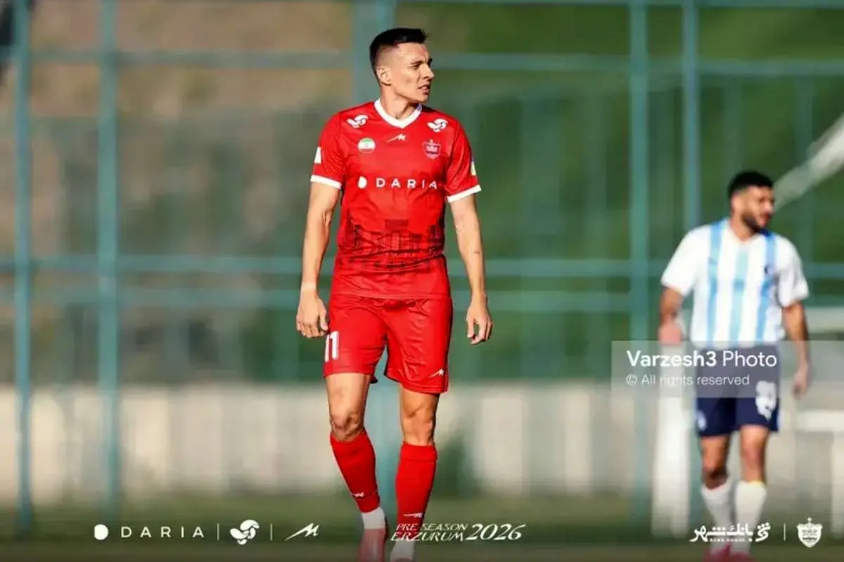 اخبار فوری پرسپولیس | واکنش عصبانی ایگور سرگیف به تعویض در دربی ۱۰۷، احتمال نیمکت نشینی او در دیدار مقابل ذوب آهن را افزایش داد / مهدی تارتار به دلیل برخورد انضباطی و اعتراض این مهاجم ازبکستانی، ممکن است او را از ترکیب اصلی کنار بگذارد