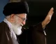 اخبار فوری تاریخ و سیاست | ماجرای تنها قاب عکس موجود در دفتر کار رهبر شهید انقلاب اسلامی فاش شد / عضو دفتر حفظ و نشر آثار : تصویر آیت الله سید عبدالحسین لاری که رهبری معنوی قیام رئیسعلی دلواری را بر عهده داشت، تنها عکس موجود در این دفتر بود
